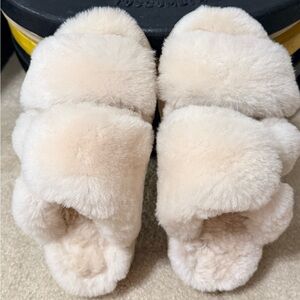 EMU Australia's Wobbegong women's slides